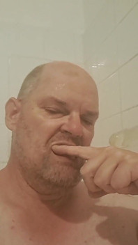 Terikat mengisap dan meniup untuk pelacur