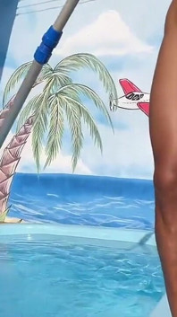 2 la rând masturbându-se în piscină