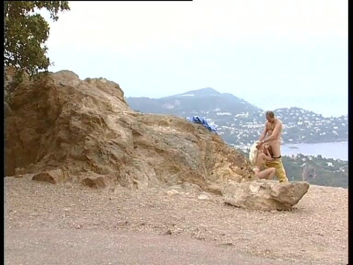 Horny girls want to fuck: Bionda Passione All'aperto Sditalinata in Estasi