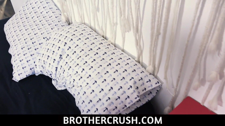 Brother Crush: Big stepbro helps teen Joe Ex with getting to know...