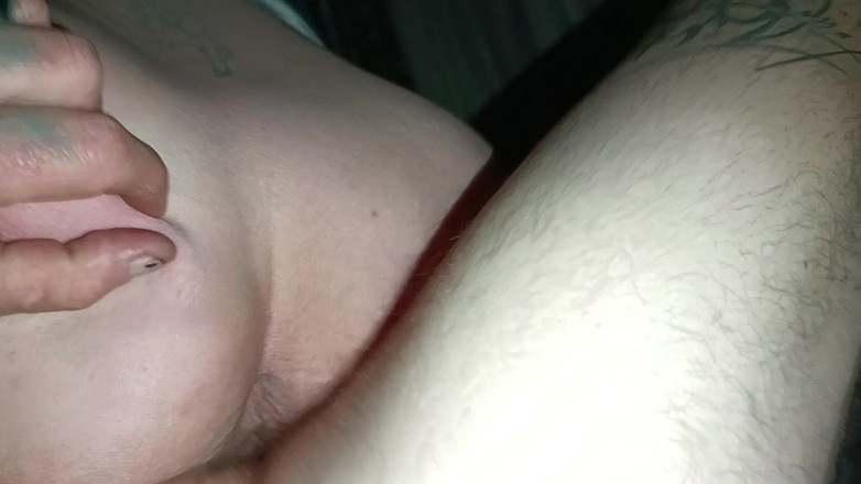 Drkn3ss: Follando a la hermana de mi esposa