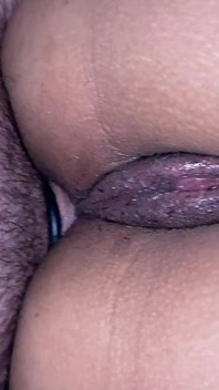 Anal basah di punggungnya nadia di malam hari