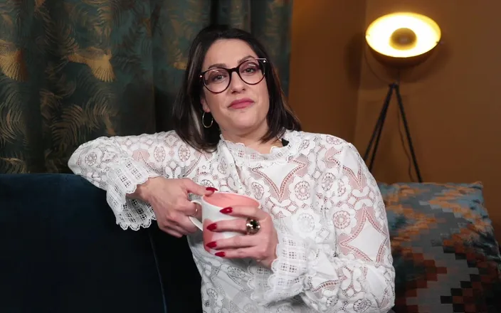 Countess diamond: Your Neighbour Is a Dominatrix