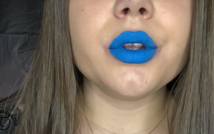 Your fantasy studio: Close-up verdampen met blauwe lippenstift