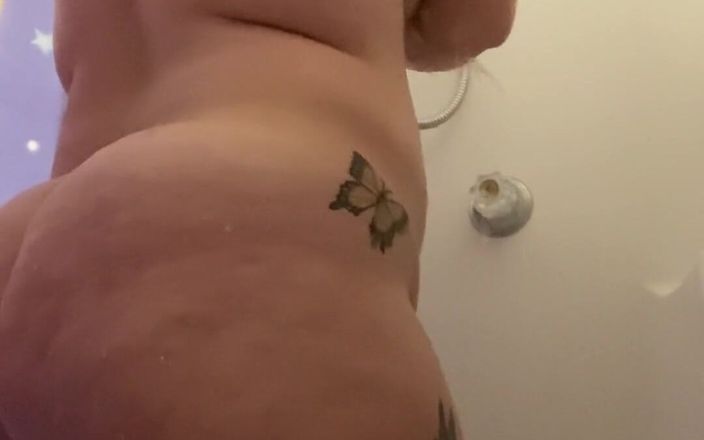 Ms Amanda: Hot Shower