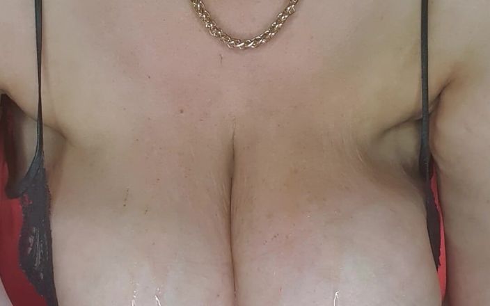 JJ Jewel BBW: Lolly 36jj舔奶