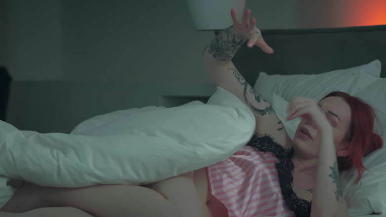 Toma Mur: Nevlastní máma sdílí postel s nevlastním synem v hotelu - creampie...