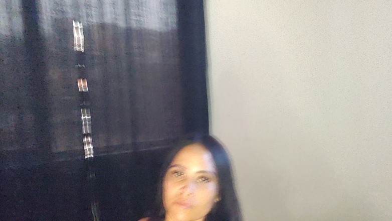 LiL Latin Goddess: 딜도를 위한 젖탱이 싸움