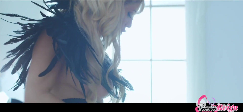 Tasha Reign official studio: Tasha reign, Charlotte Stokely amore lesbico paradisiaca !!