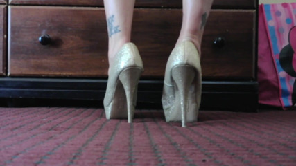 Abby Anna: Standing shoeplay dipping