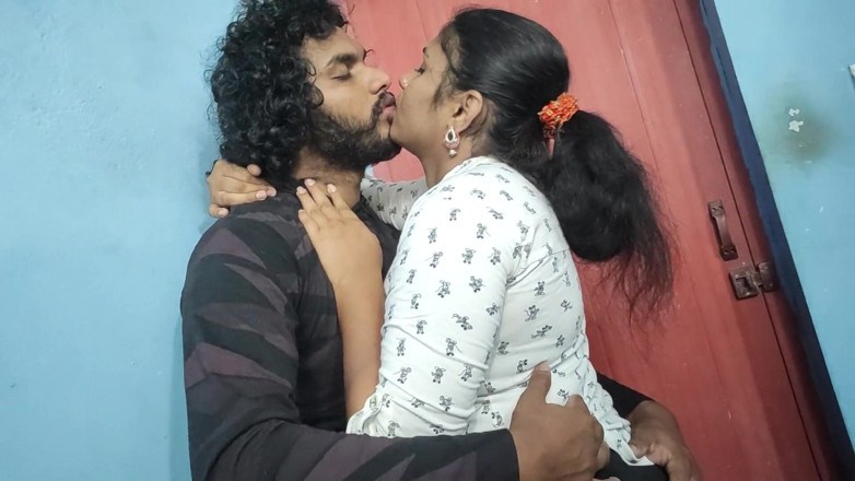 Vaigavarun45: hot chudaee ke saath lanba honth lok, malloo jora hot...