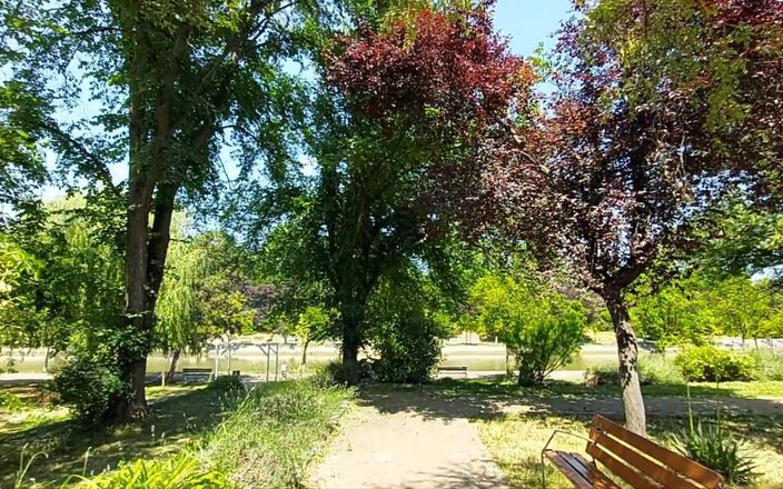 Step Mommy: Am prins o mamă sexy în parc pentru o petrecere sexuală