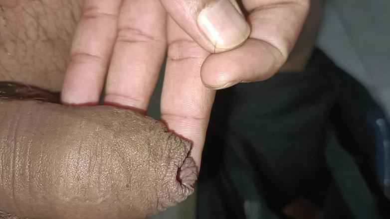 LovedSunsine1990: Tengo ganas de masturbarse.