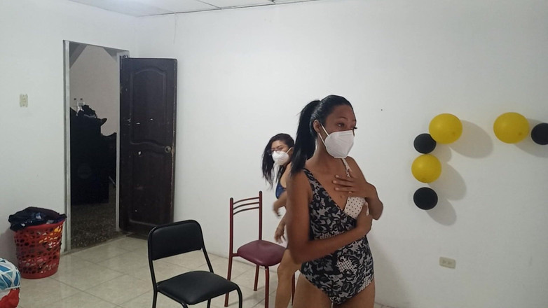 NEGRITA SEXY: La mia amica lesbica è tornata a casa e ci siamo...