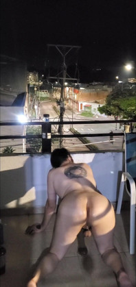 Drvnk mengongkek pantat saya di balkoni