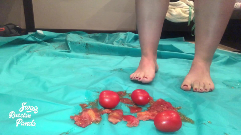 Swag Russian Panda: Barefoot food crushing, smashing tomatoes and crispy cake with my...