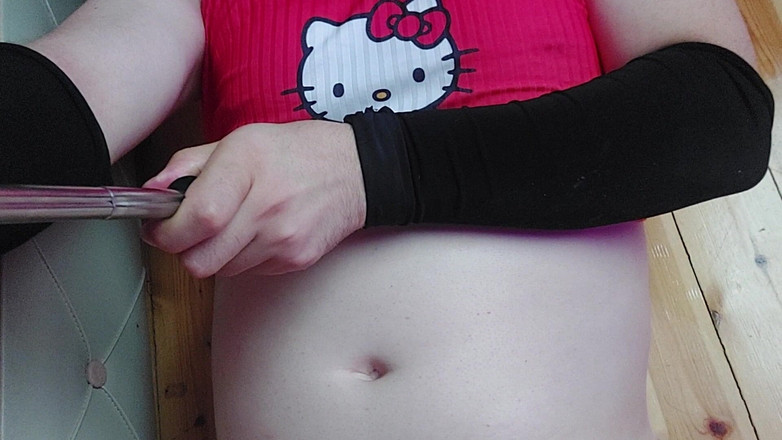 Kitty_Cross: Usikan paha-tinggi, Crossdresser Glides Tangan Ke Atas Badan Licin Glistening