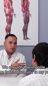 Una milf y dos médicos. Kari Cachonda