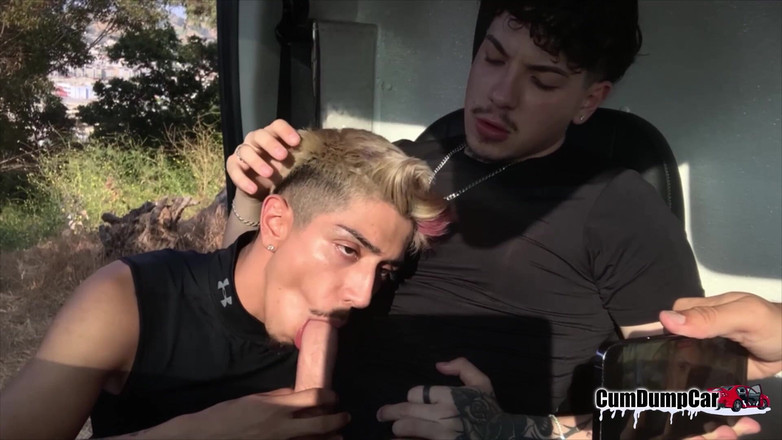 CumDumpCar: 大きな未割りのチンポを吸う 大量の精液!