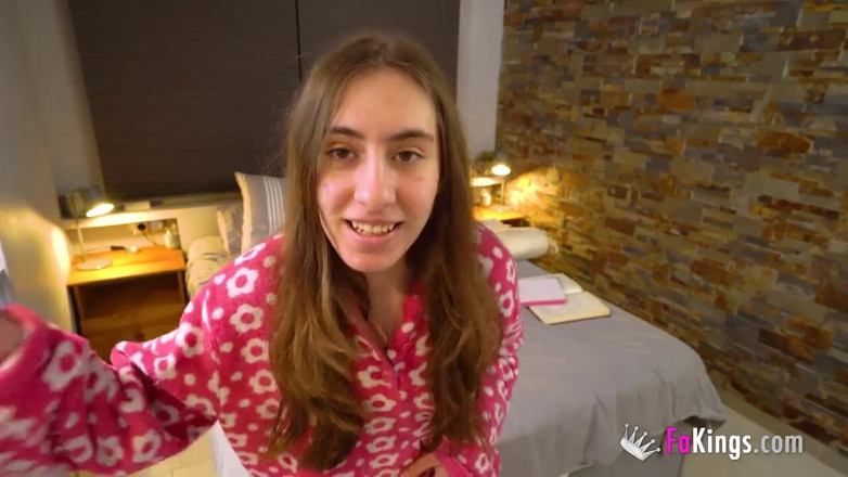 FAKings: Lei è più esperta ora! Carolina Lorca crea una trappola al...