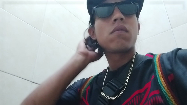 AlexAlejandro13: सार्वजनिक बाथरूम में पिताजी