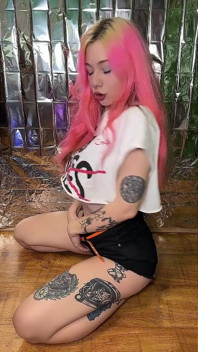 Ahegao戏弄粉色头发
