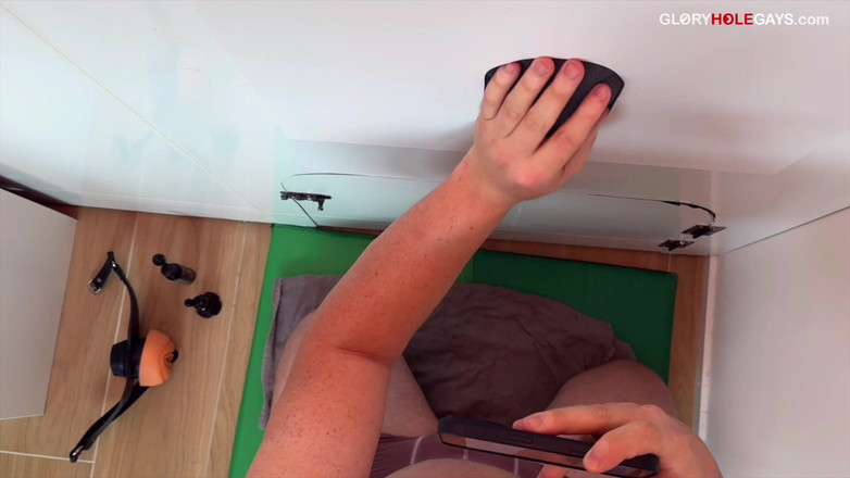 GLORYHOLEGAYS: Straight Guy's First Time at the Gloryhole - Ograniczony dostęp