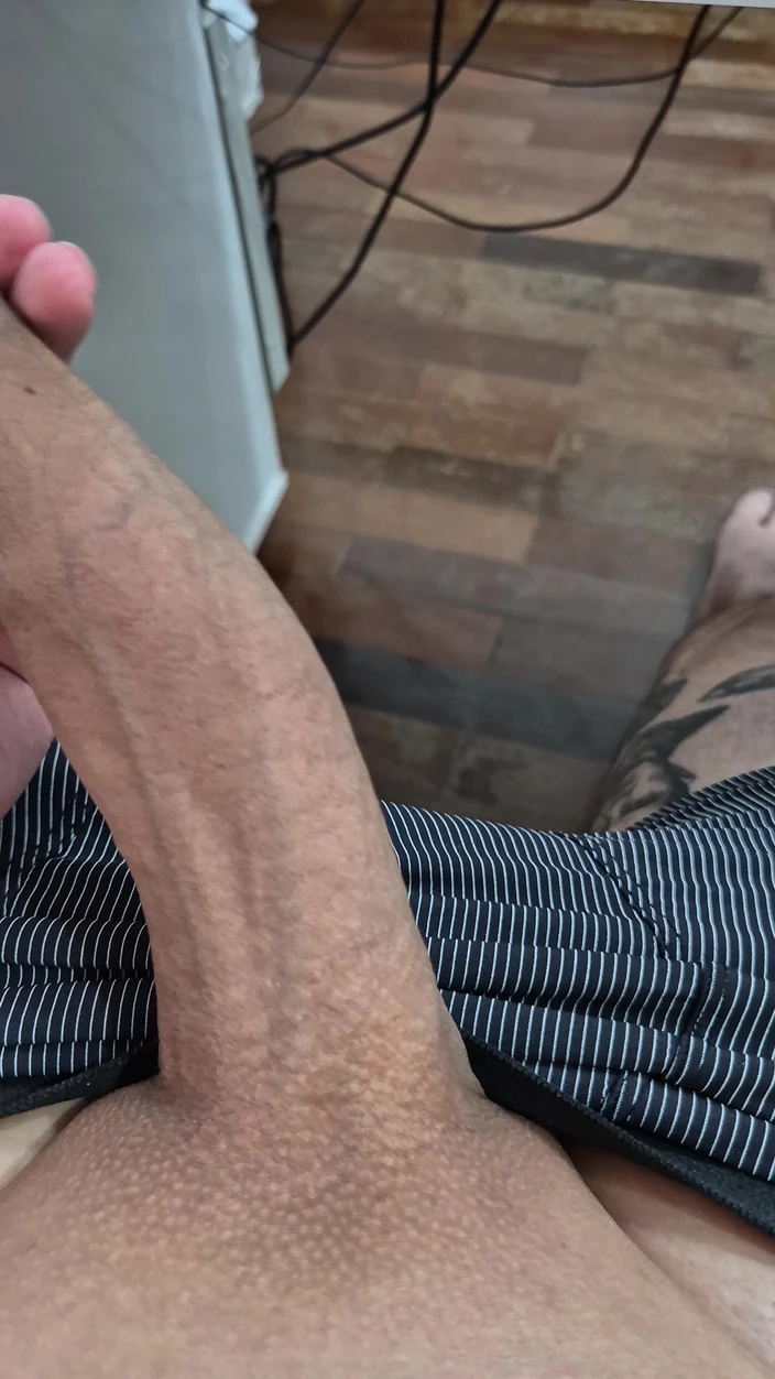 Lkdick8: Is My Dick Big?