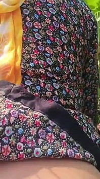 Indiancă desi bhabhi futută de Devar în aer liber