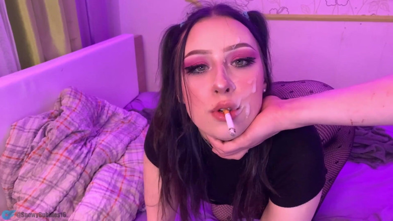 Snowy Bubbles: Een beetje pittige rokende fetisj-video