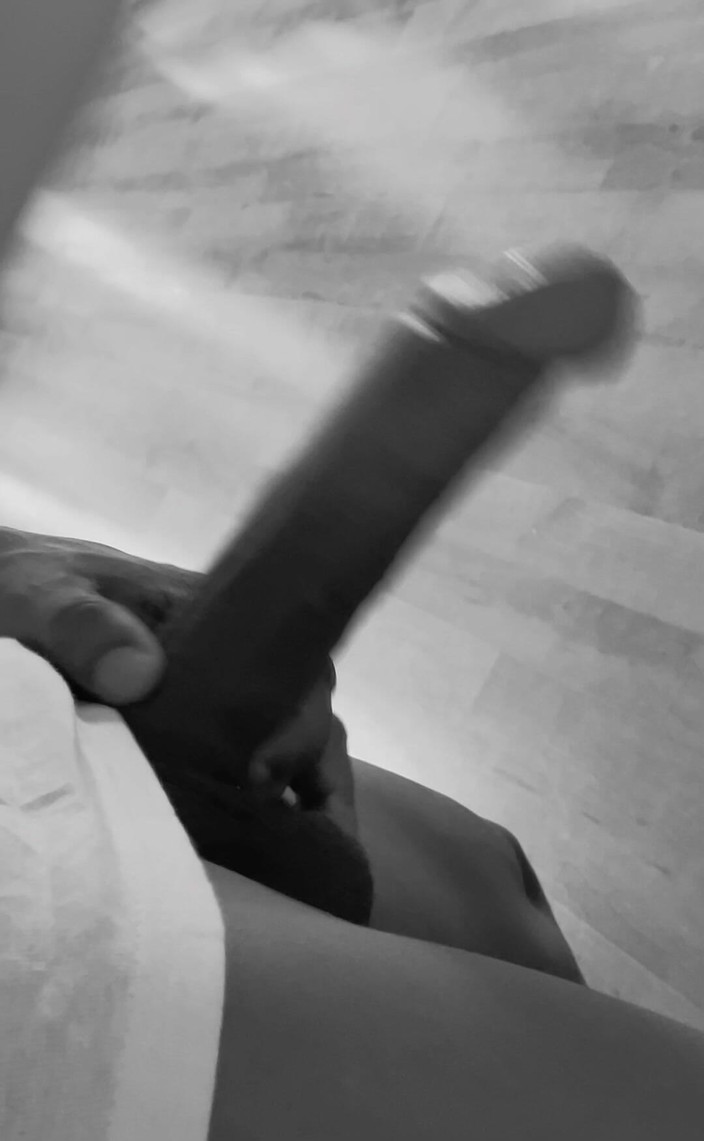 Jazzyyoungxxx: Hraje si s velkým čůrákem a honí si