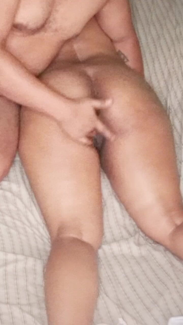 BigassMILF40: Массаж заканчивается хорошим трахом для замужней женщины с большой задницей