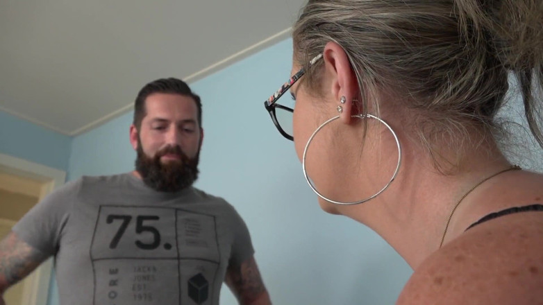 Flemish Filth: MILF tries to rent out her house in exchange for...