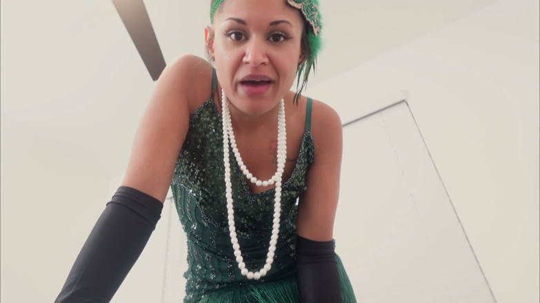 Kink in Time: Calissa Giantess tahun 1920-an