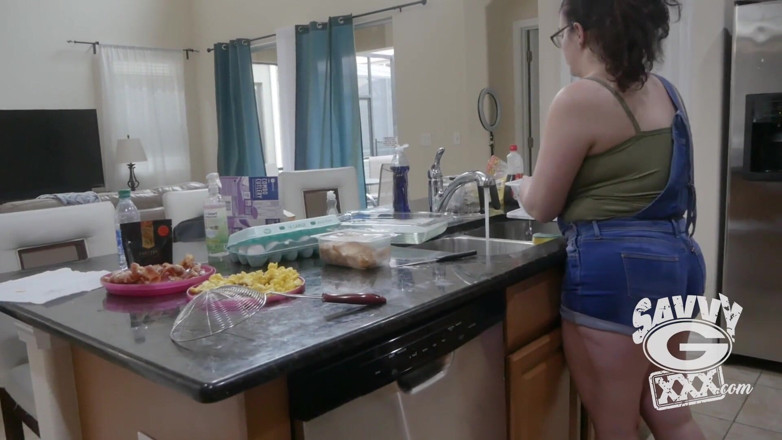 Savvy G: Savvy G and Vicki Verona Food Fight