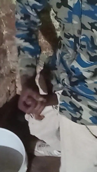 Sorellastra si masturba nella memoria di Bah Bhi