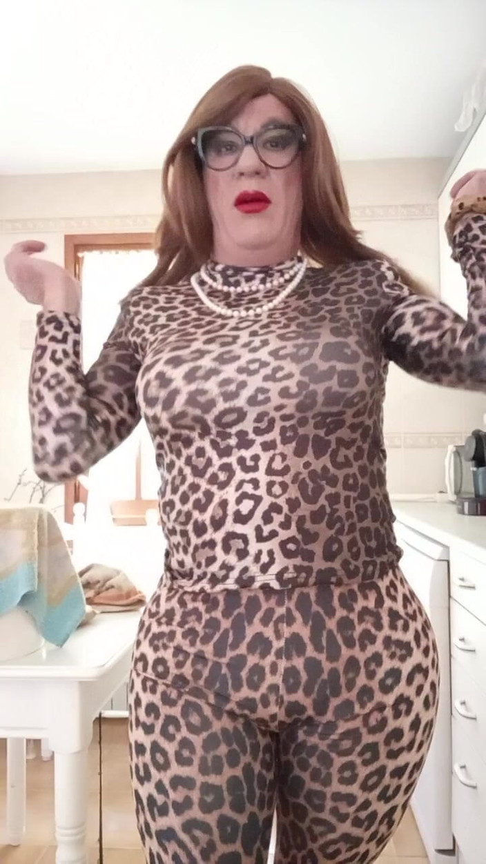Yusti: Do You Like My New Leotard