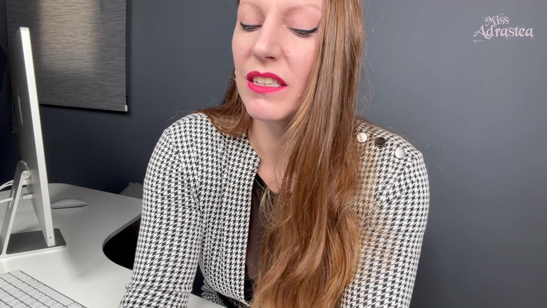 Miss Adrastea: ¡Necesitas ser una mejor secretaria! - Entrenamiento mariquita con castidad, feminización...