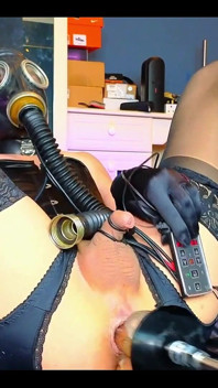 Тренування-машина в нижній білизні gasmask estim 4kjessica