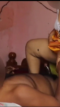 Mătușa fierbinte nesatisfăcută călărește-mă și vrea sex dur atât de futut pe la spate și a făcut-o să țipe!! **