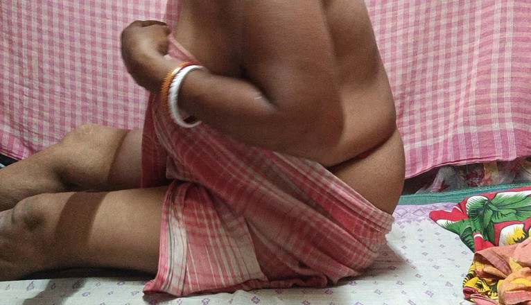 my house: मैं एक गरीब घर तौलिया दुल्हन तौलिया नोमिता बौदी द्वारा गड़बड़ हो गया