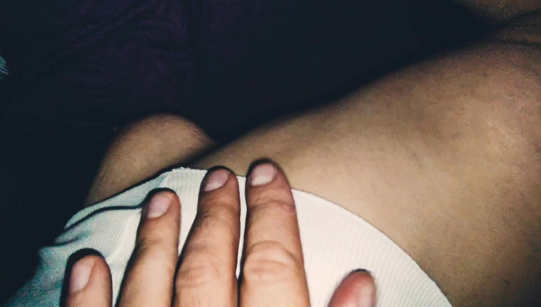 Hotlia: Il marito si toglie come in alternativa sua moglie scopa...