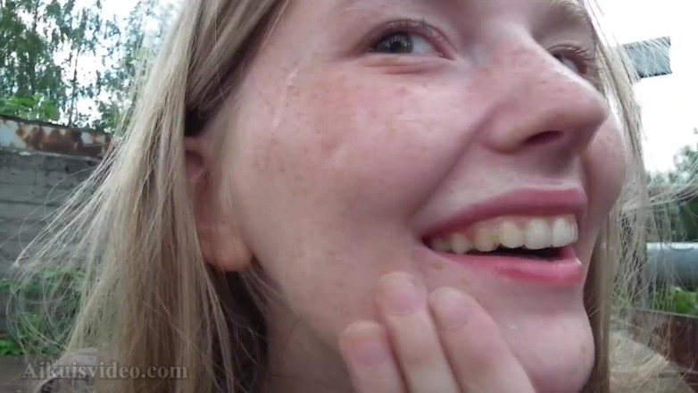 FinAdult Videos: Teen šukání na opuštěném místě