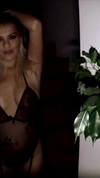 Rubia de grandes tetas ama follar en primer plano con su hijo de puta