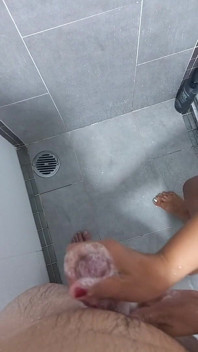 Sinnliche Rote Nägel, Seifiger Dusche-handjob - Langsam Waschen, Rinsen & Sperma in Thumb-index Crevice POV