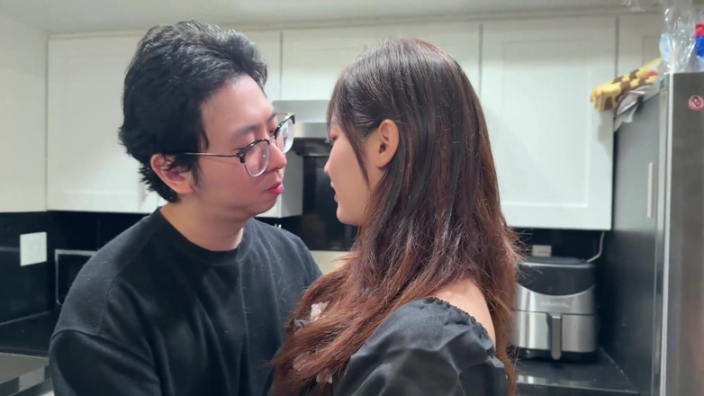 Chloe Lin: Le lezioni private di pasticceria porta a porta si trasformano...