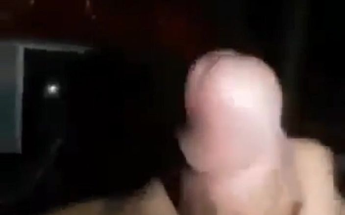 Jimhamster: Развлекаюсь с собой.