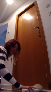 Short Pants Redhead Had a Pipi Accident and Wet Her Pants