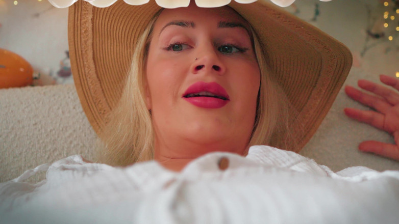 JessieHH: Snědená živá a spolknutá celá mým vlastním nevlastním synem 4K