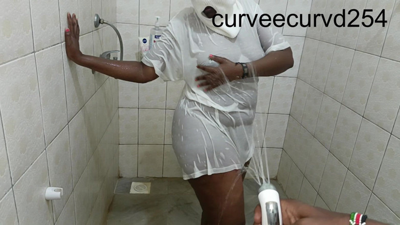 Curveecurvd254: Wir Wurden Nass, Twerked, Gelutscht Und Gefickt: Badezimmerromantik